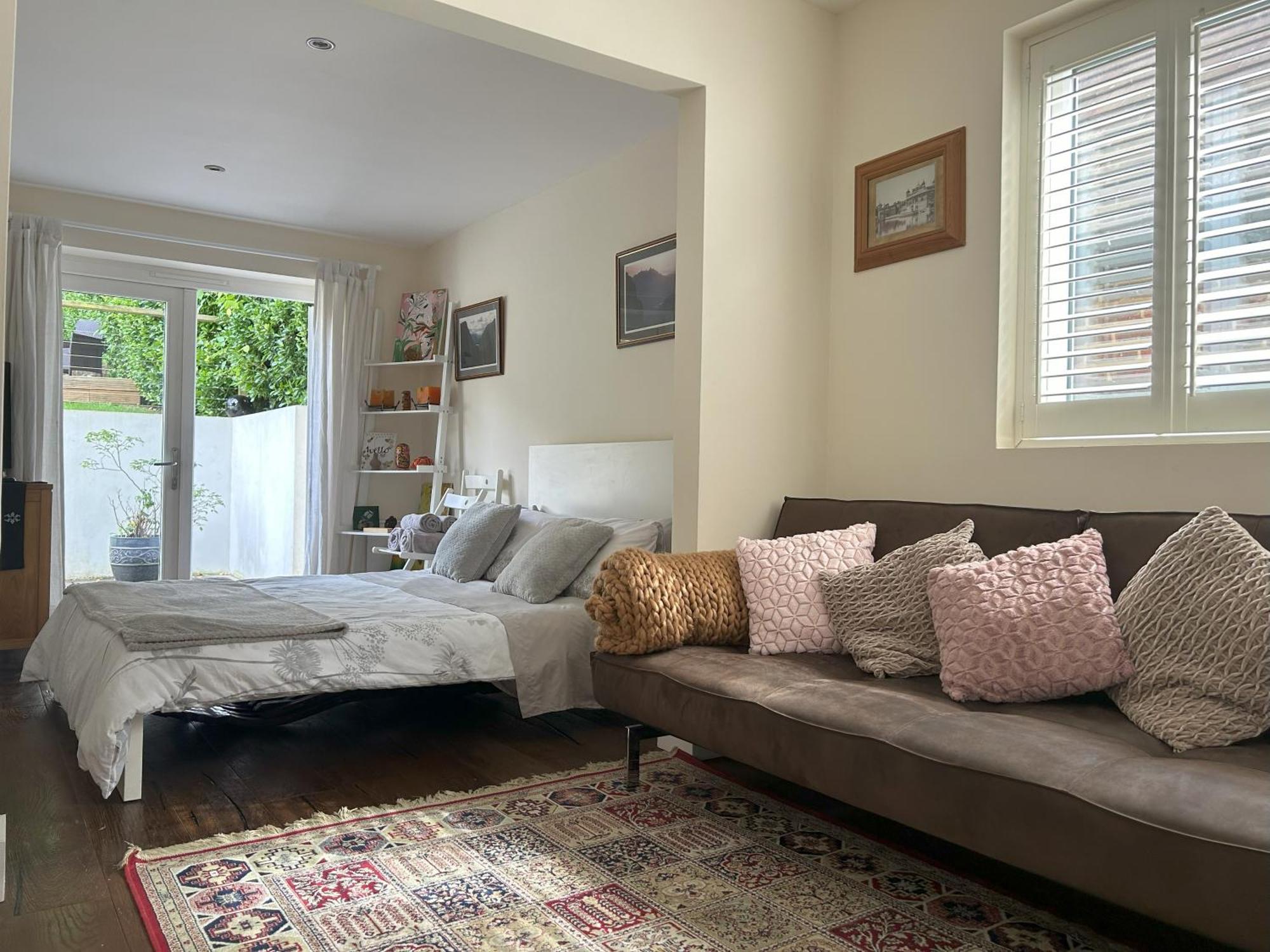 Sanctuary By The Sea With Large Room Including Lounge, Bathroom, Direct Garden Access & Free Parking Okręg wyborczy Hove Zewnętrze zdjęcie